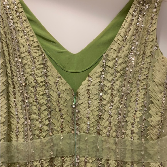 Carolina Herrera embellished gown - Picture 12 of 16